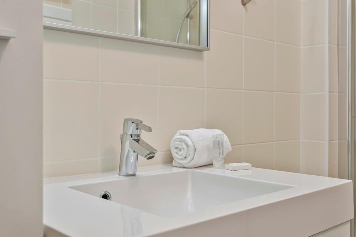 Huswell - Lovely Family Apartment 50 Meters From The Sea De Haan Exteriör bild